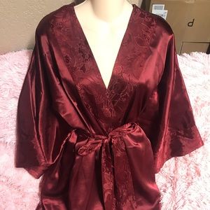 Victoria's Secret Intimates & Sleepwear - Satin Kimono type wrap Victoria secret NWOT Victoria's Secret Intimates & Sleepwear - Satin Kimono type wrap Victoria secret NWOT